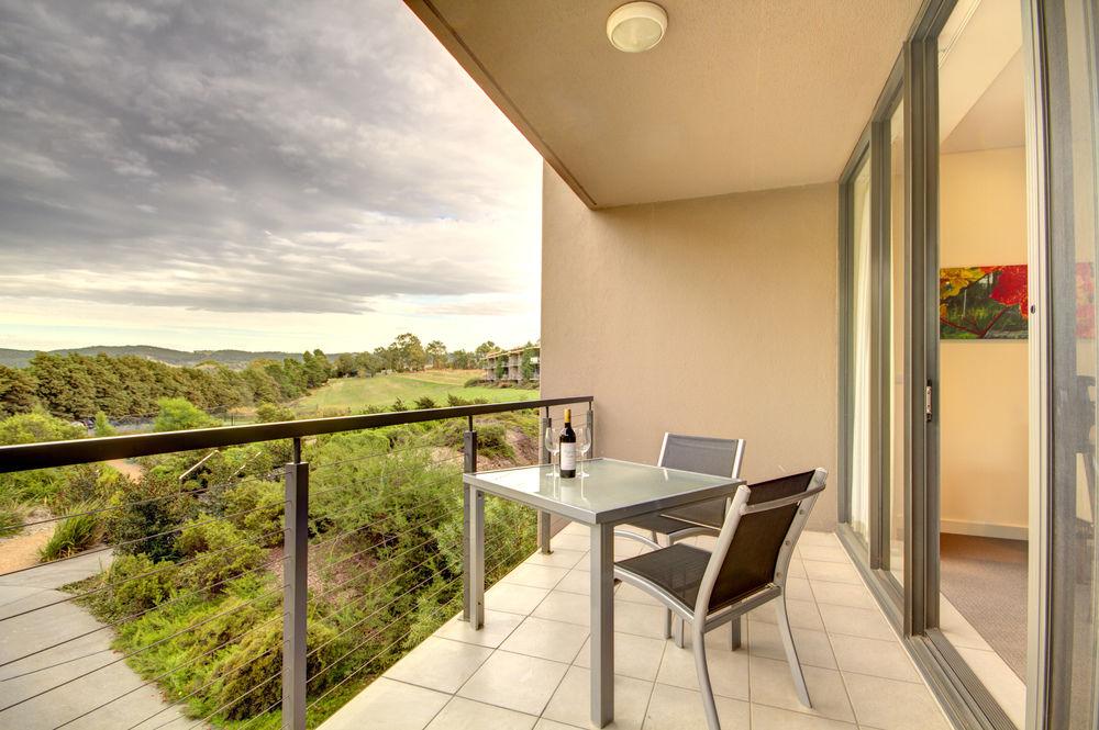 Hotel Balgownie Estate Yarra Glen Zewnętrze zdjęcie A balcony