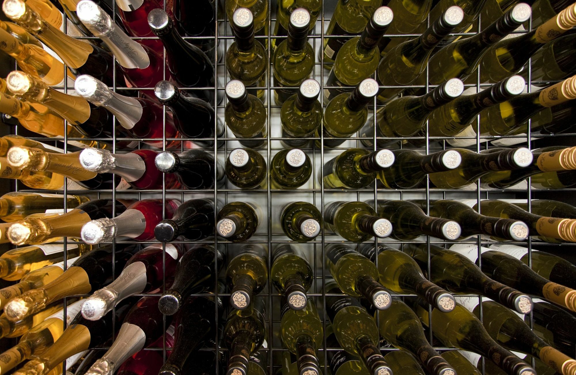 Hotel Balgownie Estate Yarra Glen Zewnętrze zdjęcie Wine bottles in a wine rack
